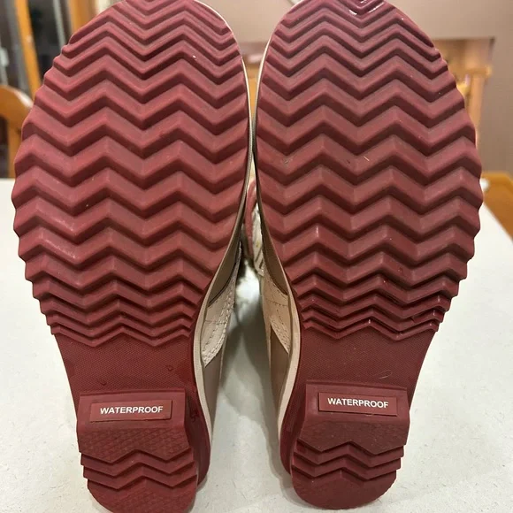 SOREL boots - Picture 5 of 8